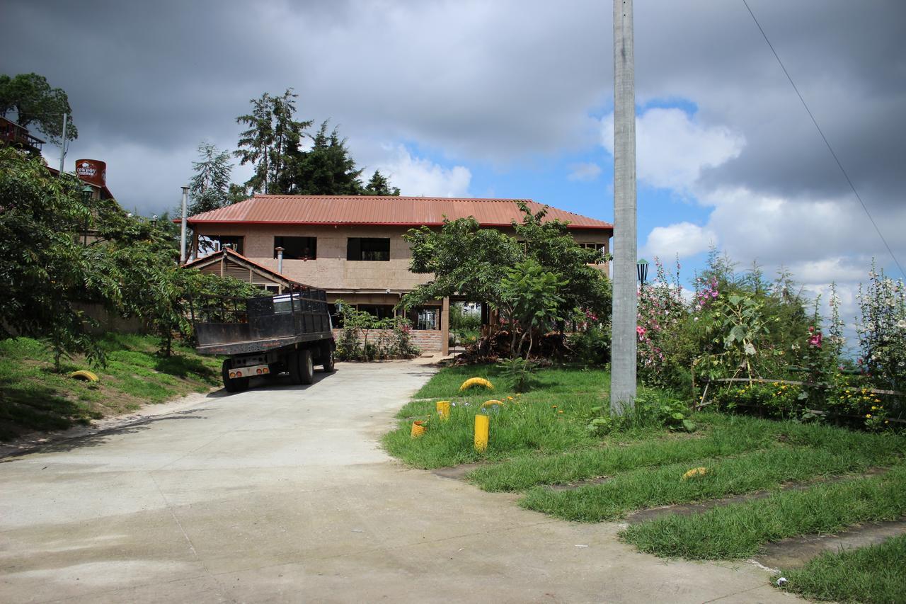 The Hobbit La Comarca Hotel Nueva San Salvador ภายนอก รูปภาพ