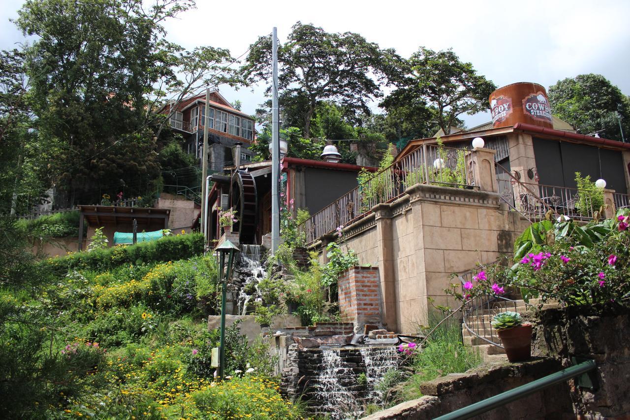 The Hobbit La Comarca Hotel Nueva San Salvador ภายนอก รูปภาพ